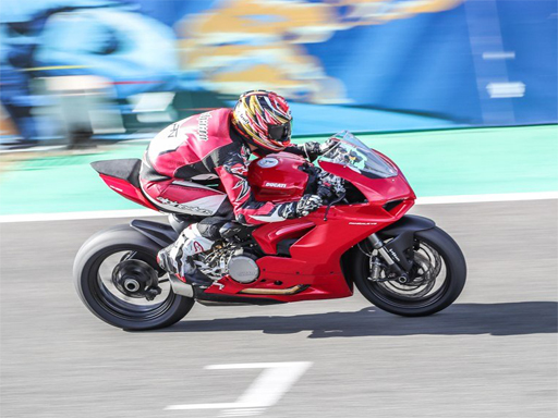 Play Ducati Panigale Puzzle Thumbnail